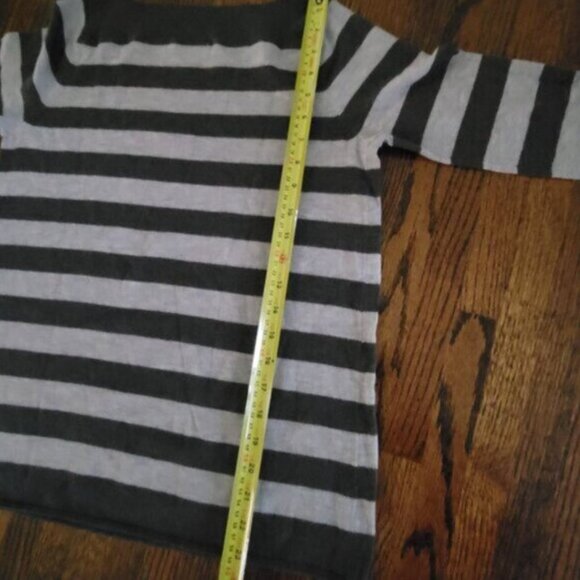 GAP Sweater Gray Sriped Lightweight Women's Sz XS Wool - Picture 9 of 10